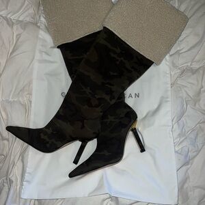 Good American High Kickstand Camo Boot 6.5 NWT sold out!!!